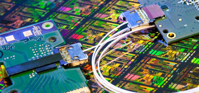 Intel punta sulle connessioni ottiche per sostituire il rame