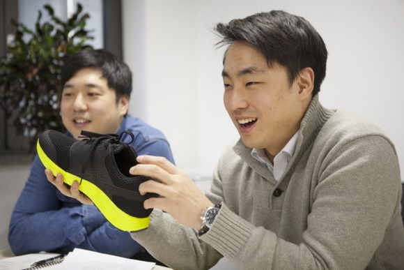 Samsung presenta Iofit, una scarpa intelligente