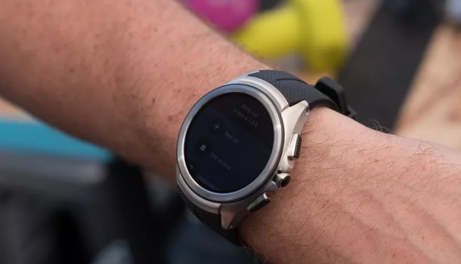 In arrivo due smartwatch Google con Android Wear 2.0