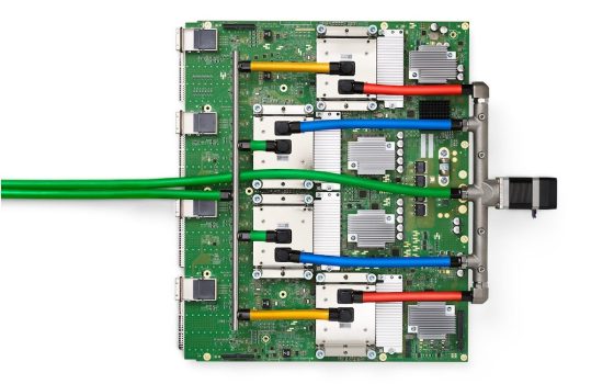 Le TPU Google di quarta generazione utilizzate per l'intelligenza artificiale superano NVidia A100 per potenza ed efficienza