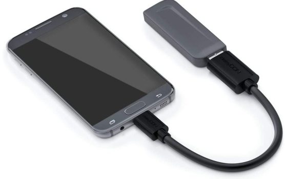Come collegare allo smartphone un SSD, un hard disk o una chiavetta tramite cavo USB OTG