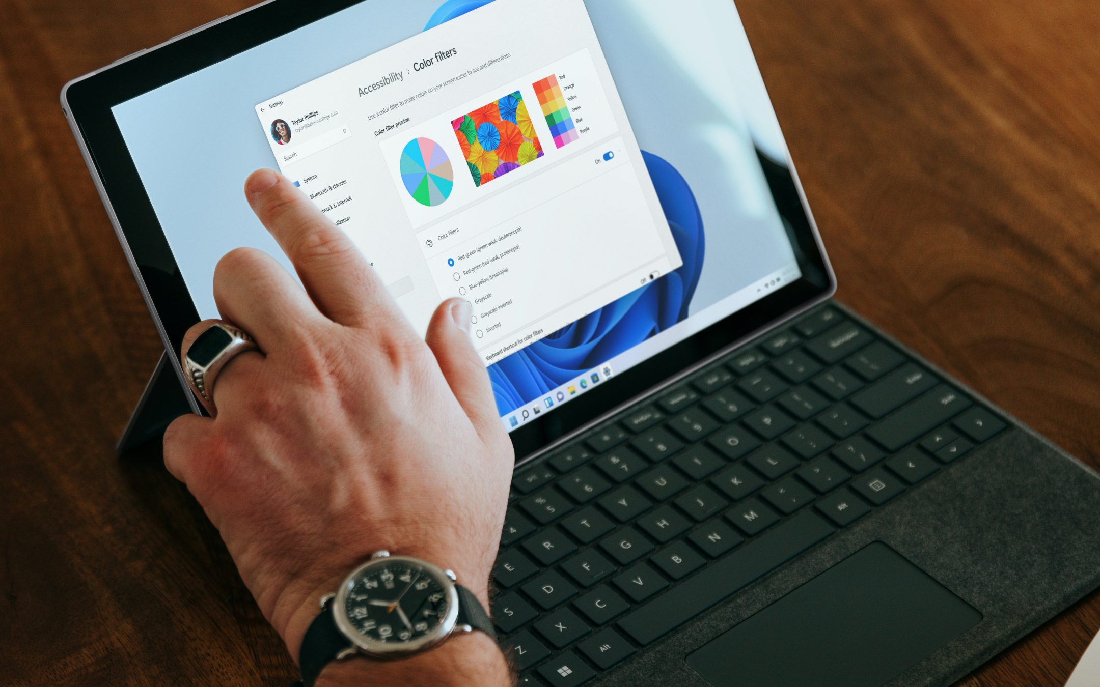 Tiny10 x64 23H2: Windows 10 più leggero. A quale prezzo?