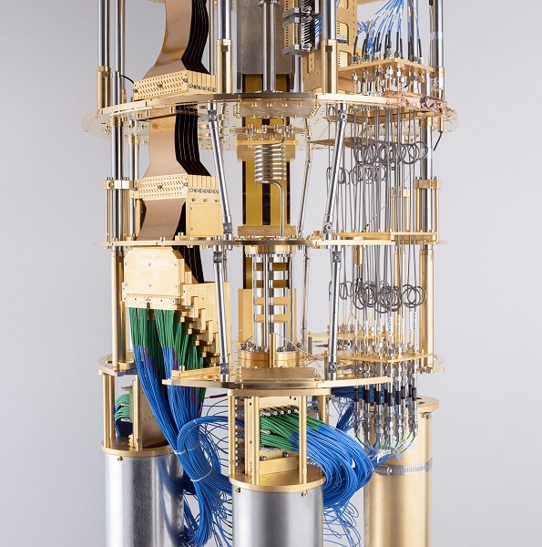 Computer quantistico IBM Eagle a 127 qubit: vista interna