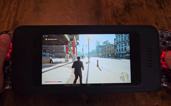 Motherboard notebook modulare Framework usata per creare una console Motherboard notebook modulare Framework usata per creare una console