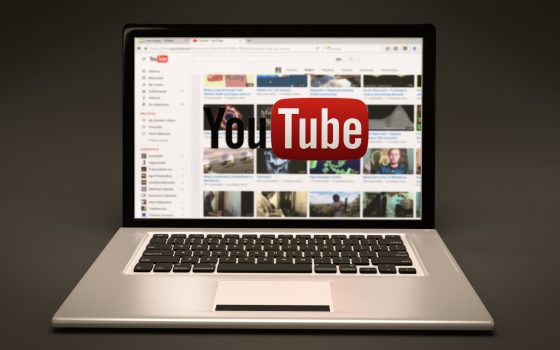 Come catturare un frame di un video YouTube con Google Chrome e soci  --- (Fonte immagine: https://www.ilsoftware.it/app/uploads/2023/09/copiare-immagini-video-youtube-560x350.jpg)