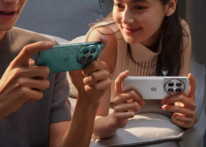 OnePlus 12 immagini reali foto stampa