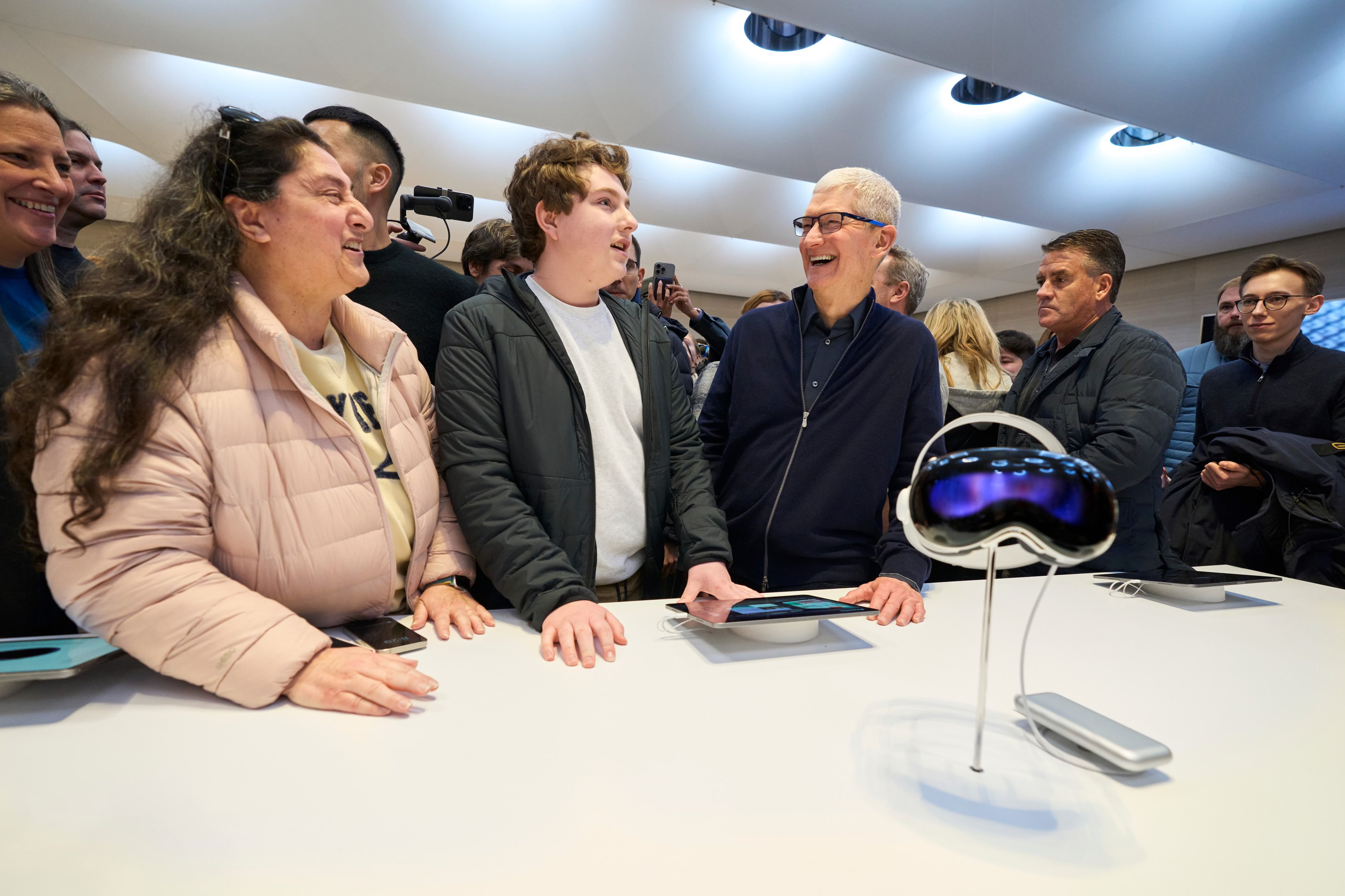 Tim Cook - Lancio Apple Vision Pro Apple Store New York