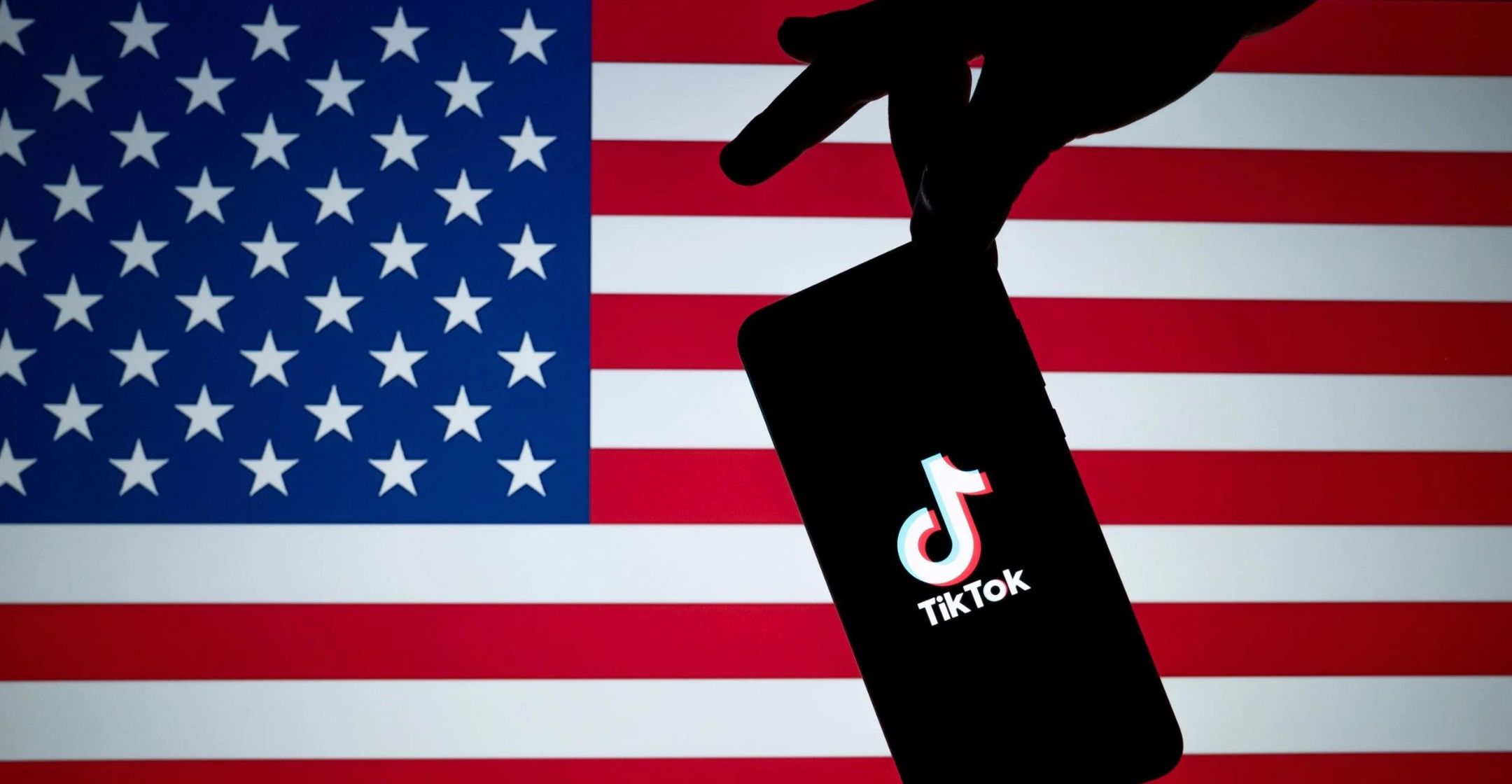 TikTok potrebbe scomparire: gli USA approvano la legge per vietare il social