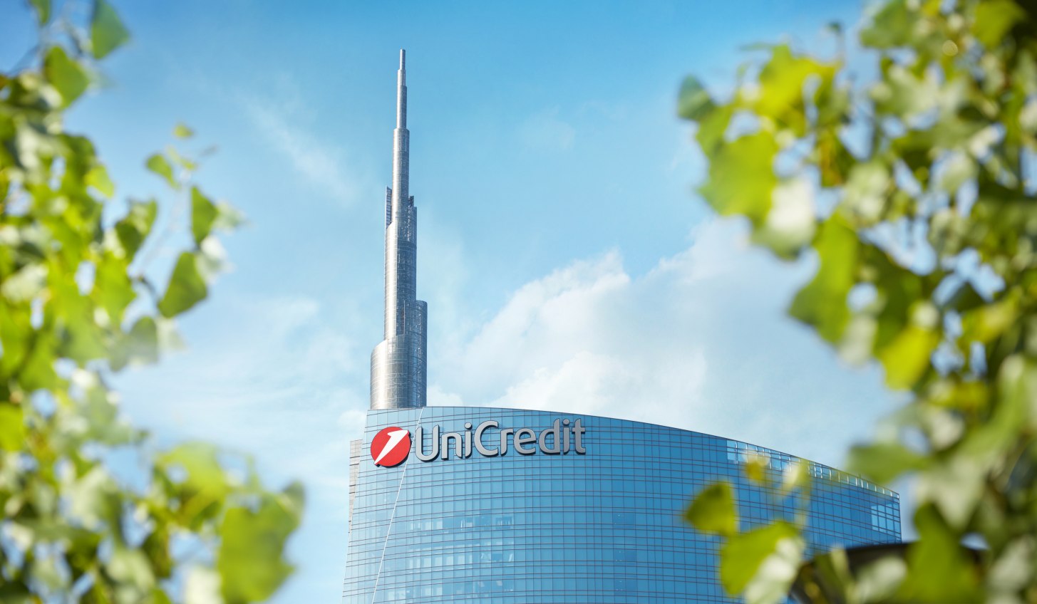 UniCredit blocca l’operatività della carta causa possibile frode: cos’è successo