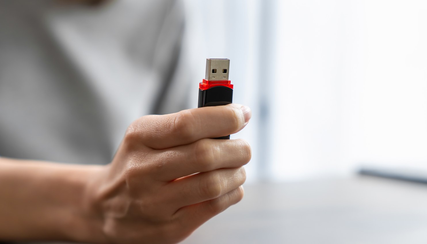 Attenzione, una chiavetta USB può eseguire comandi semplicemente collegandola in Windows!