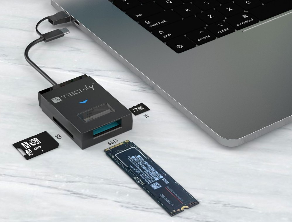 Adattatore da USB a SSD SATA PCIe NVme e schede di memoria SD