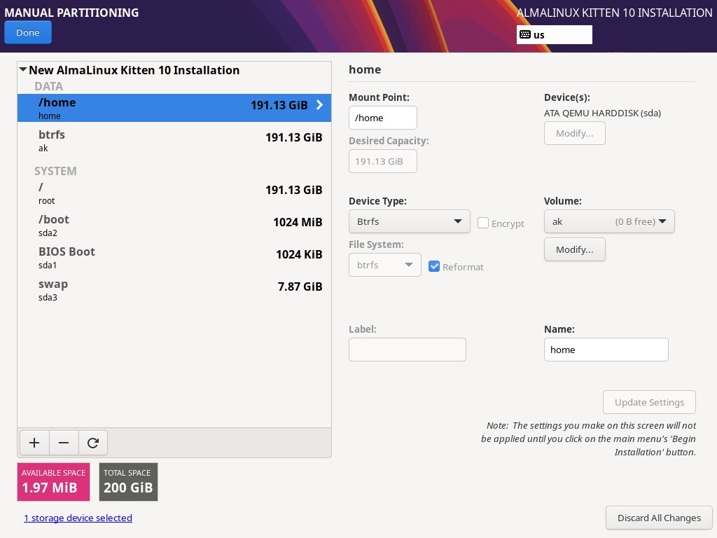 Finestra partizionamento unità con Btrfs e AlmaLinux
