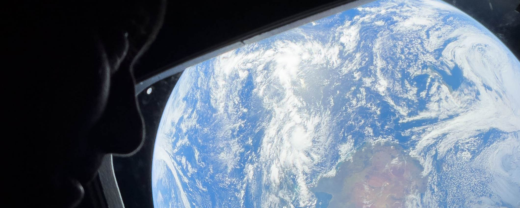 Anteprima: Artemis II: le foto della Terra dalla Luna si trasformano in uno spot per iPhone 17