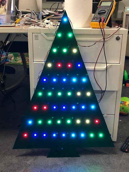Realizzare un albero di Natale interattivo con ESP8266 e il firmware Tasmota