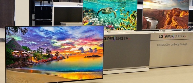 LG presenta un OLED ripiegabile ed il SUPER UHD 8K