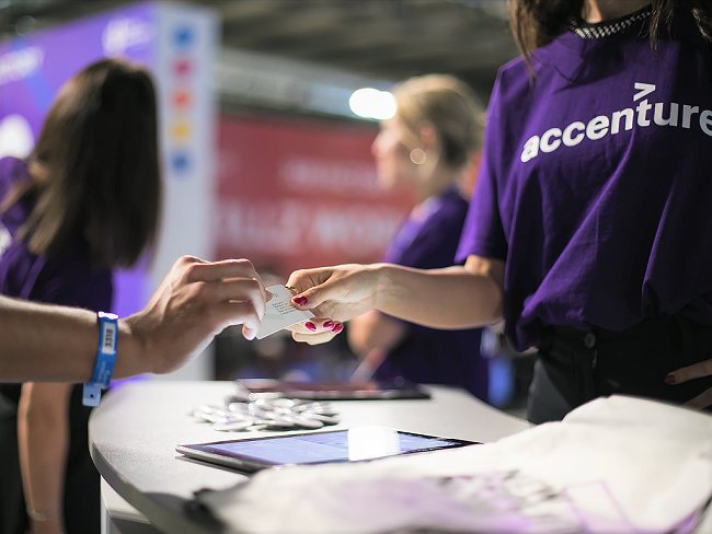 Accenture: offerte di lavoro per figure professionali con competenze nell'area digitale e delle nuove tecnologie