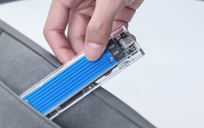 Adattatore SSD per collegare unità M.2 NVMe e SATA via USB