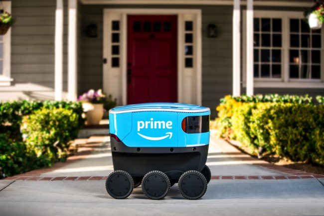 Amazon Scout è il primo robot autonomo dell'azienda per le consegne ai clienti finali