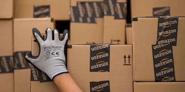 AGCOM strapazza Amazon: è un operatore postale pertanto rispetti la normativa
