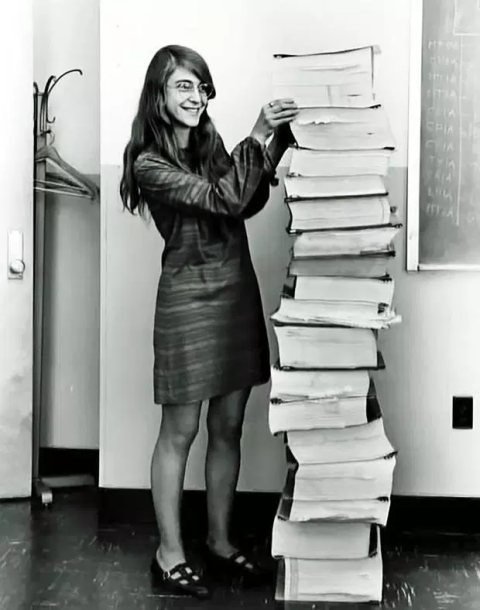 Apollo 11: il computer che venne utilizzato fu il primo interattivo, general-purpose e multitasking della storia