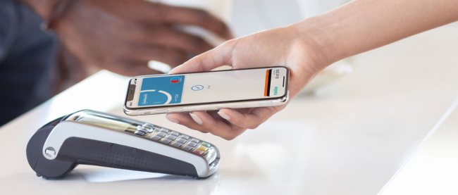 Apple Pay: si potrà pagare avvicinando l'iPhone a speciali etichette NFC
