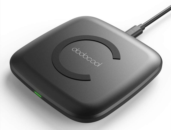 Auricolari Bluetooth 5.0 e caricabatterie wireless Qi anche per auto in offerta su Amazon Italia