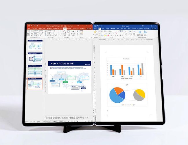 Samsung presenta tre tipi di display flessibili. La webcam dei notebook nascosta sotto lo schermo
