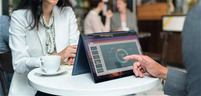 HP Elite Dragonfly: il primo convertibile ultraleggero realizzato con materiali riciclati