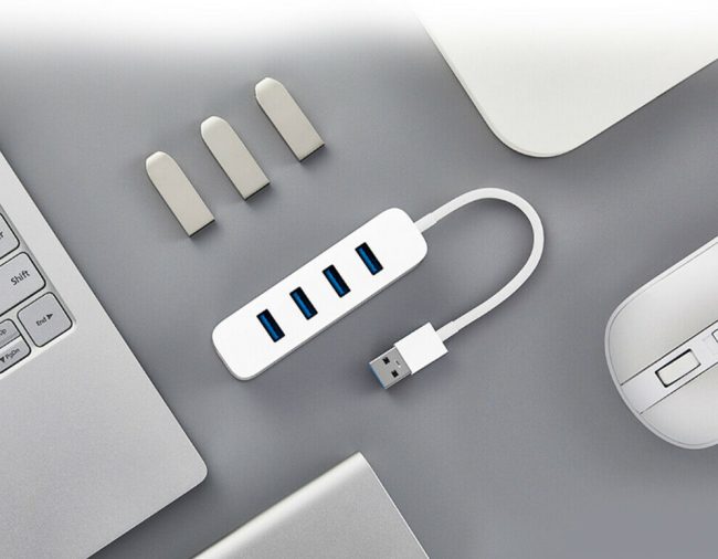 Hub Xiaomi con 4 porte USB 3.0 e una Type-C per la ricarica in offerta a meno di 9 euro