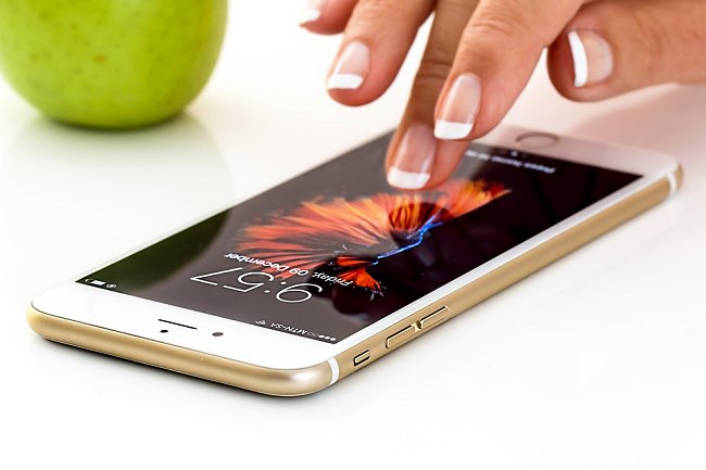 Apple ha bandito dal suo store due app di Facebook e Google: cos'è successo