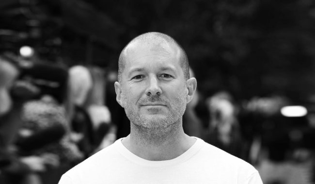 Il designer Apple, Jony Ive, lascia ufficialmente l'azienda