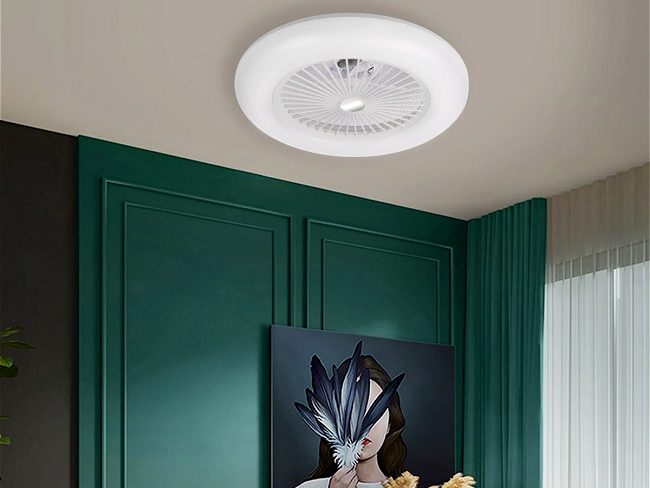 Lampada da soffitto Bluetooth con ventilatore integrato: ecco la promo estiva
