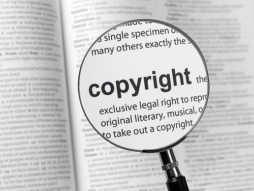 È legale linkare opere protette dalle norme sul diritto d'autore?