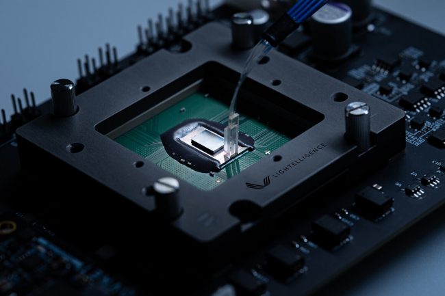 Processori ottici: cosa sono. Lightelligence supera di 100 volte le prestazioni della migliore GPU