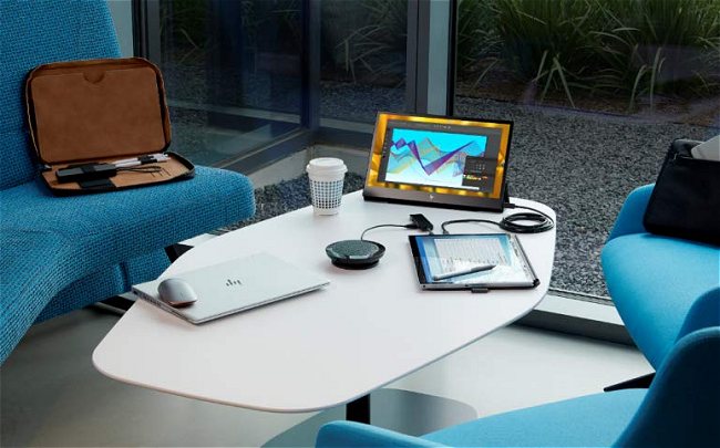 I monitor diventano portatili grazie all'interfaccia USB-C