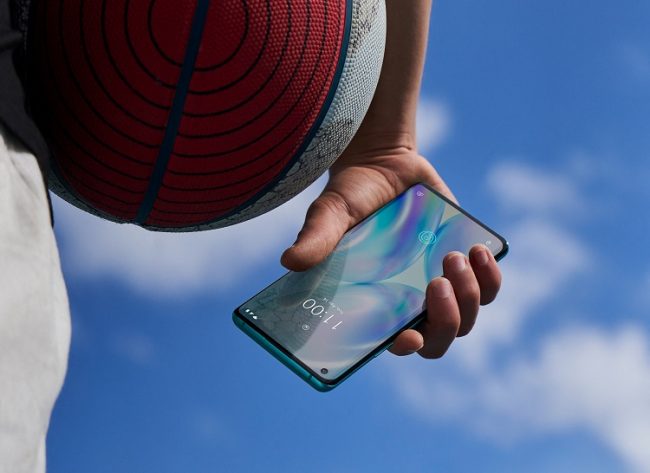 OnePlus 8 e OnePlus 8 Pro: specifiche e prezzi dei nuovi smartphone
