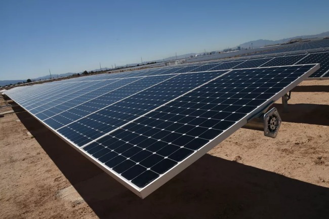 Panasonic realizzerà i pannelli solari Tesla in estate