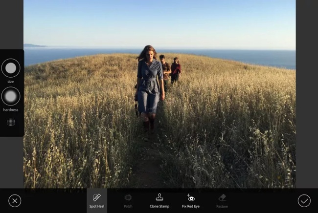 Adobe rilascerà Photoshop per iOS prima, per Android poi