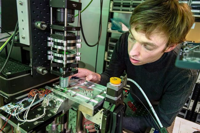 Project Silica: lo storage Microsoft per memorizzare dati in eterno