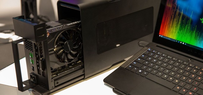La scheda video più potente si collega via cavo: Razer box