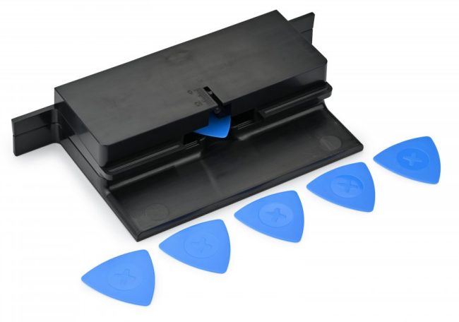 Diritto alla riparazione: Microsoft e iFixit si alleano. Disponibili gli strumenti per riparare i Surface