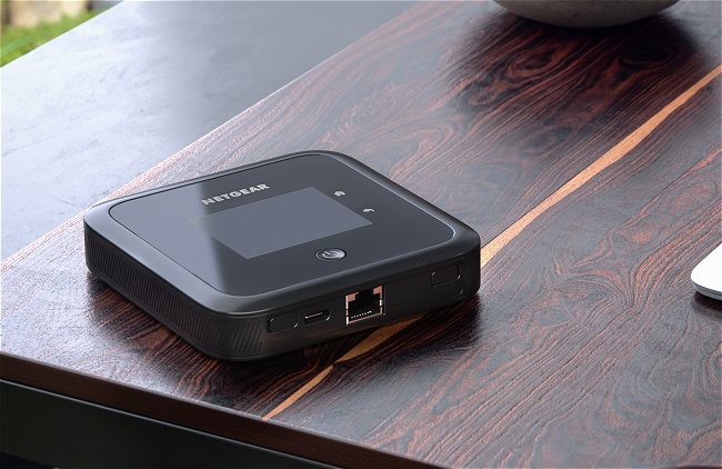 Netgear Nighthawk M5 MR5200: primo router mobile 5G WiFi 6
