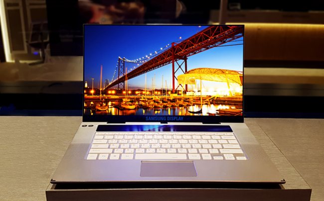 Samsung avvia la produzione dei nuovi display OLED 4K per i notebook