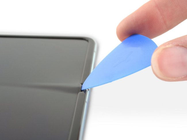 Samsung chiede la rimozione dell'articolo di Ifixit, con i difetti del Galaxy Fold