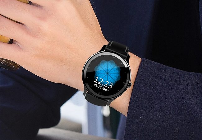 Smartwatch G28 Bluetooth 5.0 IP68 versatile, completo ed economico