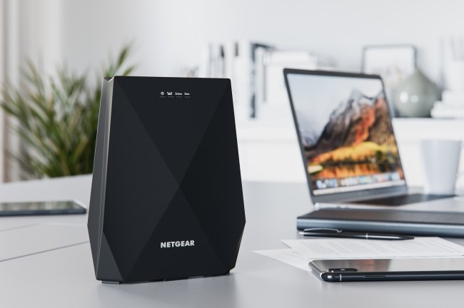 Dispositivi WiFi mesh compatibili con tutti i router: i nuovi extender Netgear