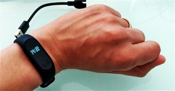 Xiaomi Mi Band 2, braccialetto per il fitness completo ed economico